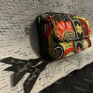 Vera Bradley All in One Crossbody bag!!